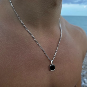 Men’s Silver Figaro Chain with Black Square Pendant – Minimalist Gemstone Necklace